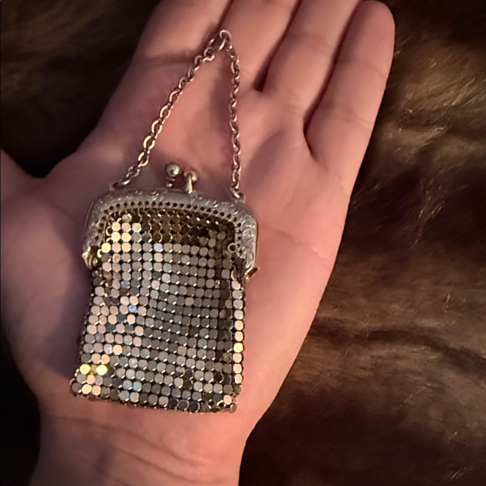 Vintage Gold Miniature Coin Purse - Picture 3 of 3